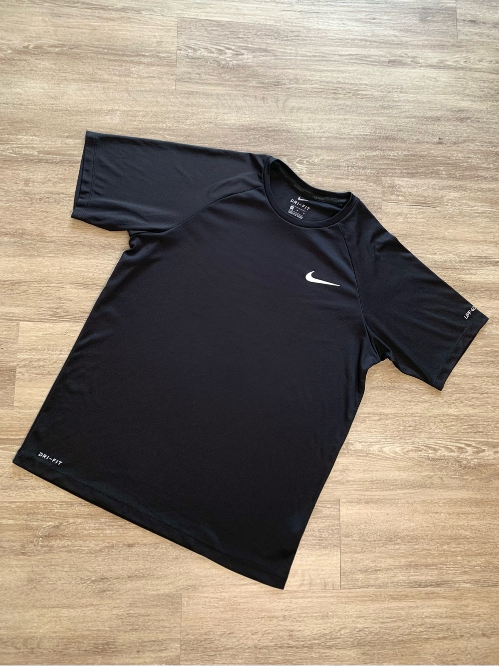 Nike Dri-FIT Swim Shirt Men’s Medium Black UPF 40+ Short Sleeve T-Shirt